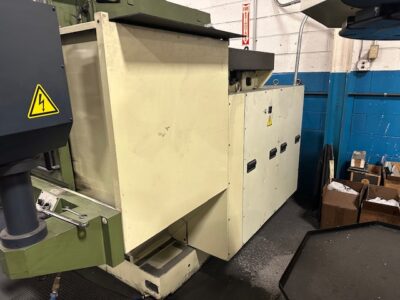 Makino SNC 64-A15 CNC Vertical Machining Center-6